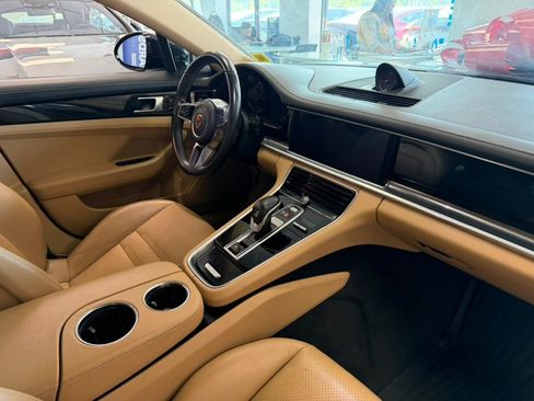 Used 2018 Porsche Panamera 4 AWD/4WD image 47