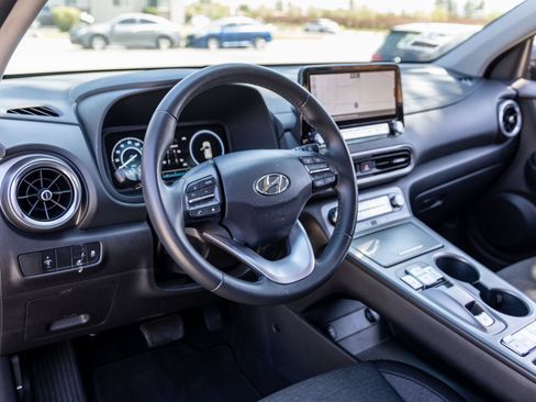 Used 2023 Hyundai Kona SEL FWD image 13