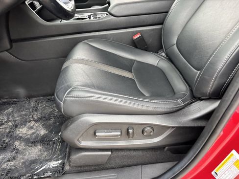 Certified 2025 Honda Pilot Touring image 19