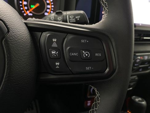 Used 2025 Jeep Wrangler Unlimited Sport AWD/4WD image 17