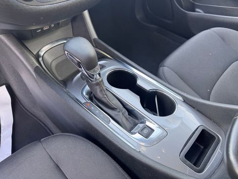 Used 2024 Chevrolet Malibu LT image 18