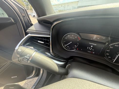 Used 2025 Cadillac XT6 Luxury w/ LPO, Floor Liner Package AWD/4WD image 24