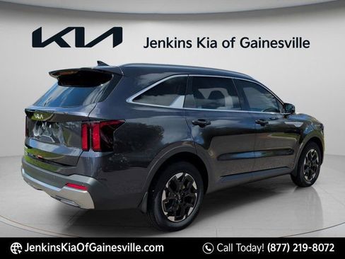New 2026 Kia Sorento S image 5