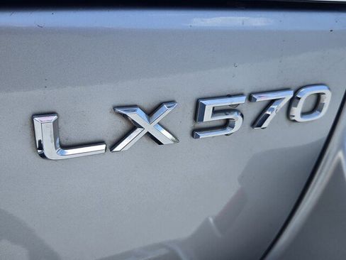 Used 2015 Lexus LX 570 4WD image 35