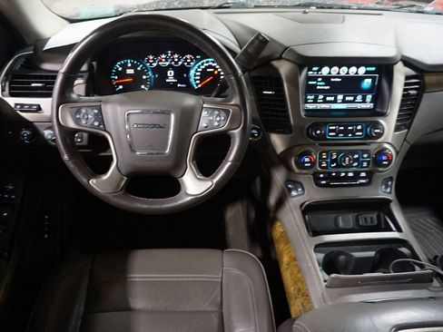 Used 2017 GMC Yukon Denali w/ Open Road Package AWD/4WD image 5