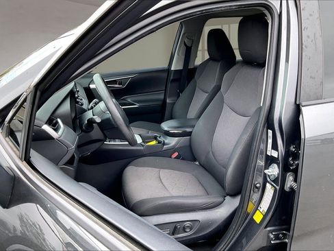 Used 2019 Toyota RAV4 XLE image 21