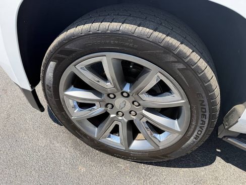 Used 2016 Chevrolet Suburban LTZ RWD image 23