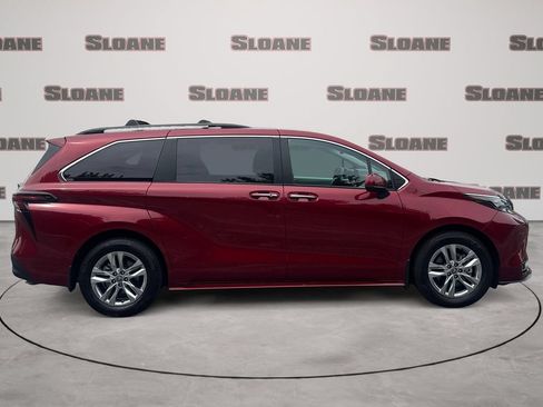 Used 2025 Toyota Sienna XLE w/ XLE Plus Package AWD/4WD image 6