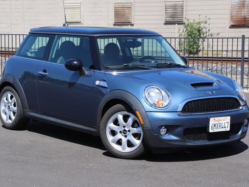 Used 2010 MINI Cooper S FWD image 1