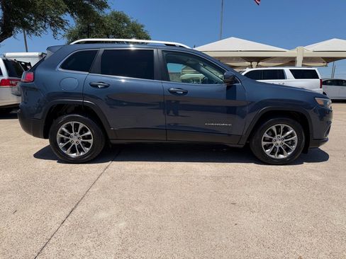 Used 2019 Jeep Cherokee Latitude Plus FWD image 10