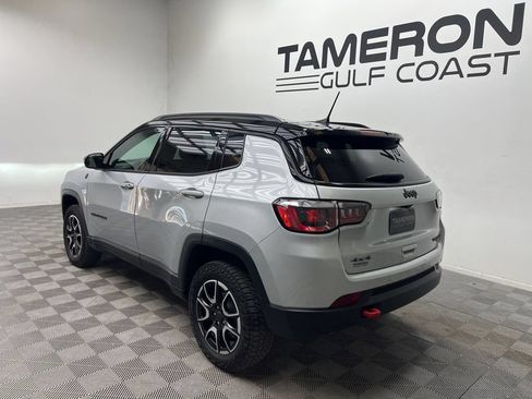 Used 2025 Jeep Compass Trailhawk AWD/4WD image 8