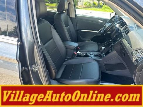 Used 2018 Volkswagen Tiguan SEL AWD/4WD image 43