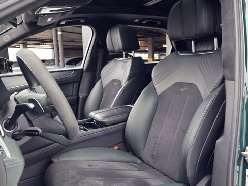 Used 2022 Bentley Bentayga AWD/4WD image 2
