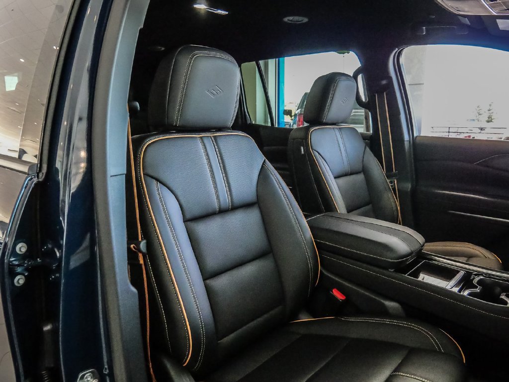 New 2027 Chevrolet Traverse High Country w/ LPO, Floor Liner Package AWD/4WD image 16