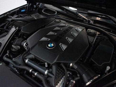 Certified 2023 BMW 760i xDrive AWD/4WD image 10