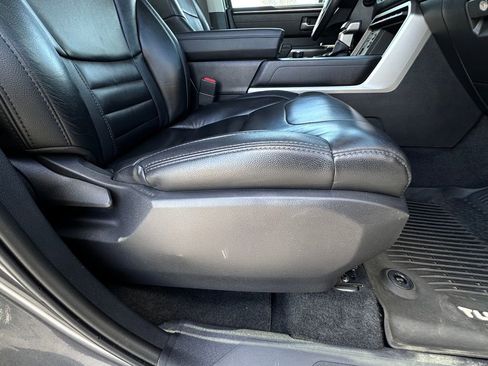 Used 2022 Toyota Tundra SR5 w/ SR5 Convenience Package AWD/4WD image 13