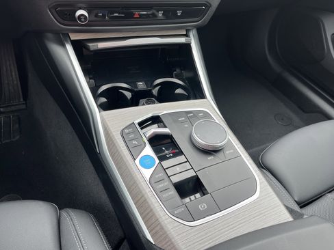 Used 2025 BMW i4 xDrive40i image 12