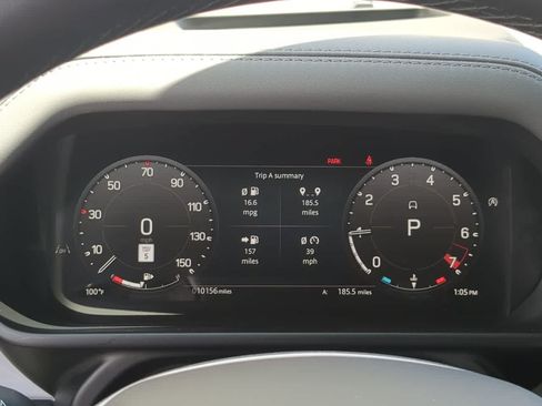 Certified 2025 Land Rover Defender 110 X-Dynamic SE AWD/4WD image 36