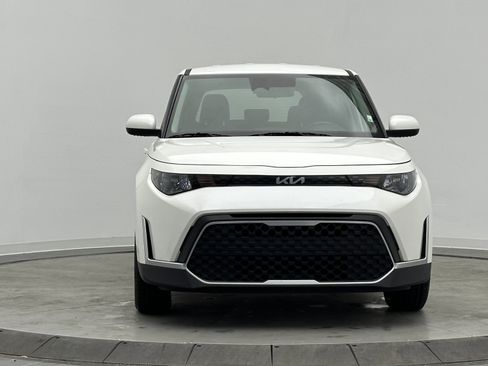 Used 2023 Kia Soul LX w/ LX Technology Package image 2