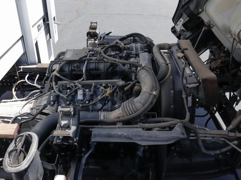 Used 2019 Isuzu NPR HD image 14