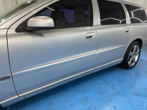 Used 2005 Volvo V70 R image 22