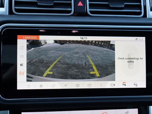 Used 2020 Land Rover Range Rover HSE image 34