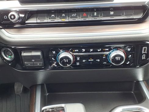 Used 2025 GMC Sierra 1500 SLT RWD image 18
