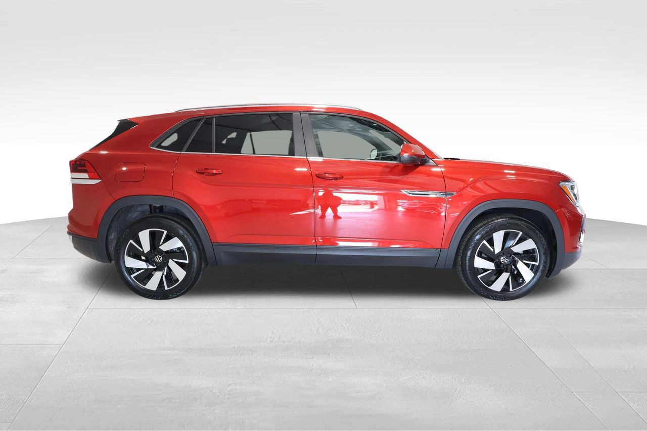 Used 2024 Volkswagen Atlas Cross Sport SE AWD/4WD image 5
