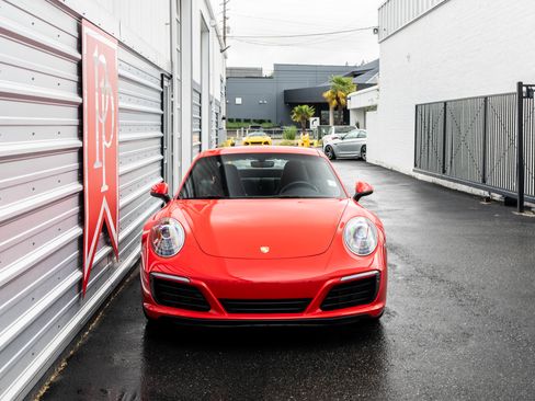 Used 2018 Porsche 911 Carrera RWD image 32