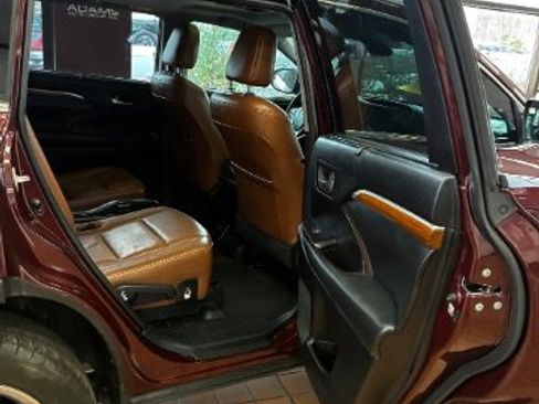 Used 2019 Toyota Highlander Limited FWD image 34