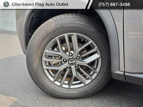 Used 2023 Nissan Rogue S FWD image 13