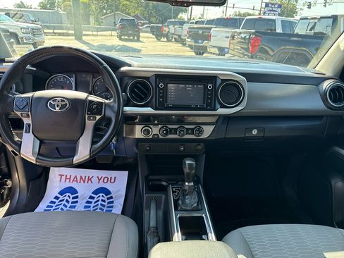Used 2017 Toyota Tacoma SR5 image 19