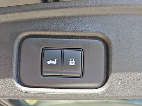 New 2025 Nissan Pathfinder SL image 14