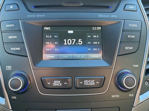 Used 2014 Hyundai Santa Fe GLS image 22