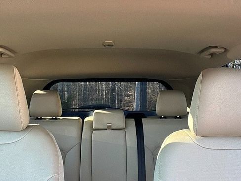 Used 2023 Ford Edge SE image 14