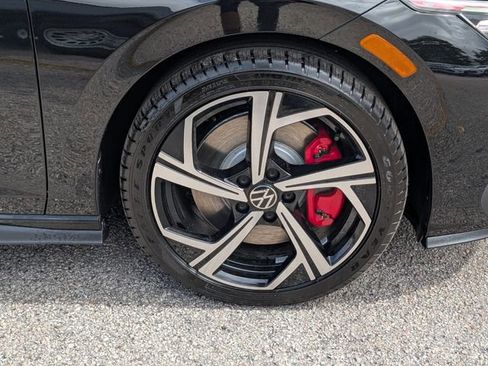 New 2026 Volkswagen GTI SE FWD image 9