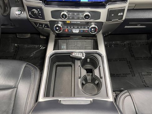 Used 2022 Ford F350 Lariat w/ Lariat Ultimate Package image 9