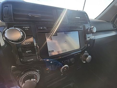 Used 2018 Toyota 4Runner TRD Off-Road Premium image 18