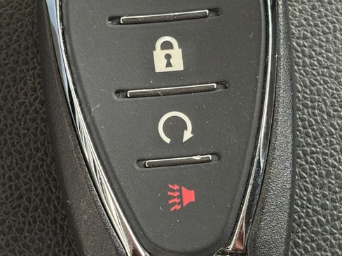 Used 2025 Chevrolet Trax LT w/ LT Convenience Package image 23