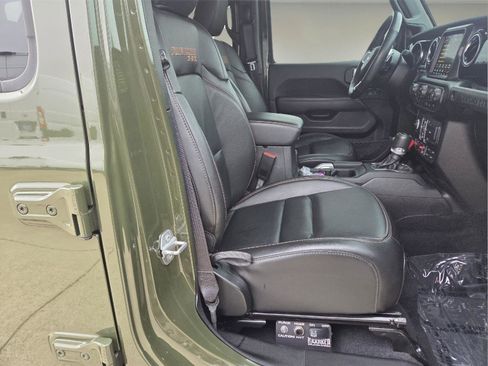 Used 2022 Jeep Wrangler Unlimited Rubicon w/ Xtreme Recon 35" Tire Package image 27