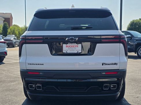 Used 2026 Chevrolet Traverse LT w/ Midnight/Sport Edition FWD image 7