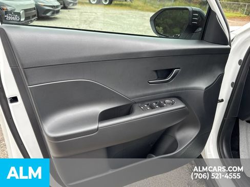 Used 2026 Hyundai Kona SEL Sport FWD image 11