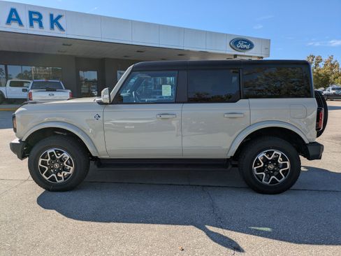New 2025 Ford Bronco Outer Banks AWD/4WD image 7