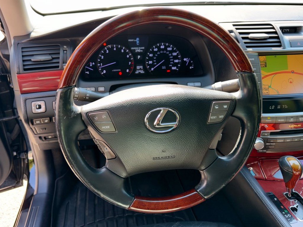 Used 2012 Lexus LS 460 w/ Comfort Pkg RWD image 10