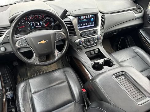 Used 2017 Chevrolet Suburban LT w/ LT Signature Package AWD/4WD image 7