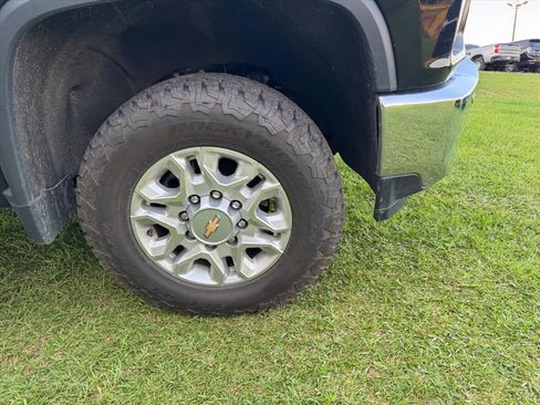 Used 2022 Chevrolet Silverado 2500 LT w/ All Star Edition AWD/4WD image 2