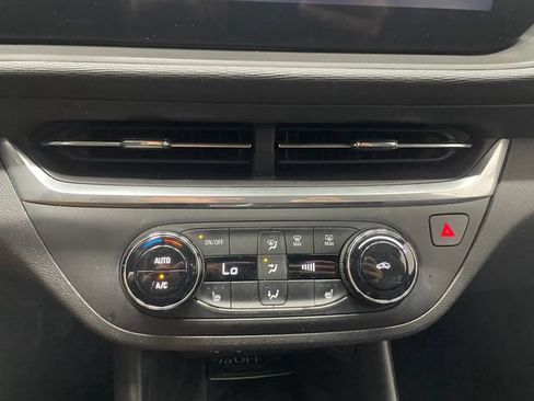 Used 2024 Buick Envista Preferred w/ Convenience I Package FWD image 38