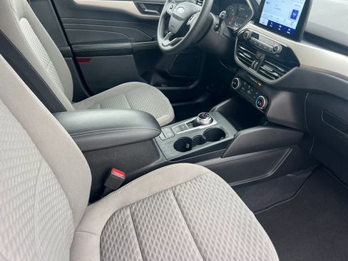 Used 2022 Ford Escape SE image 16