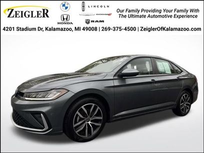 Used 2025 Volkswagen Jetta SE w/ Sunroof Package