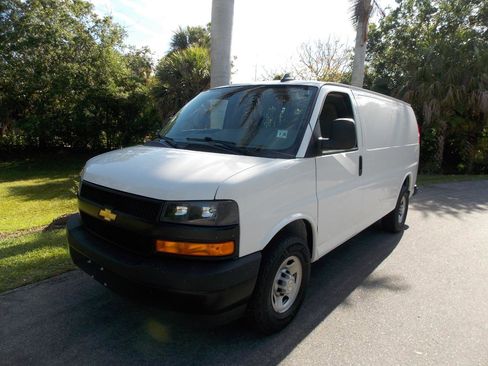 Used 2022 Chevrolet Express 2500 w/ Driver Convenience Package image 2